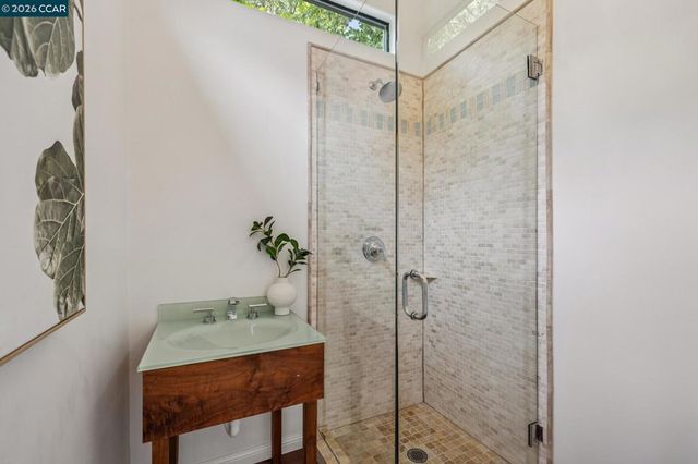 6 Monte Vista Rd, Orinda, CA 94563
