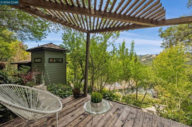 6 Monte Vista Rd, Orinda, CA 94563