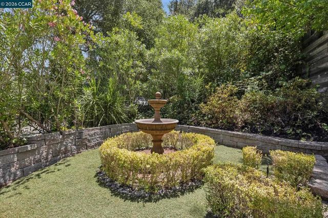 6 Monte Vista Rd, Orinda, CA 94563