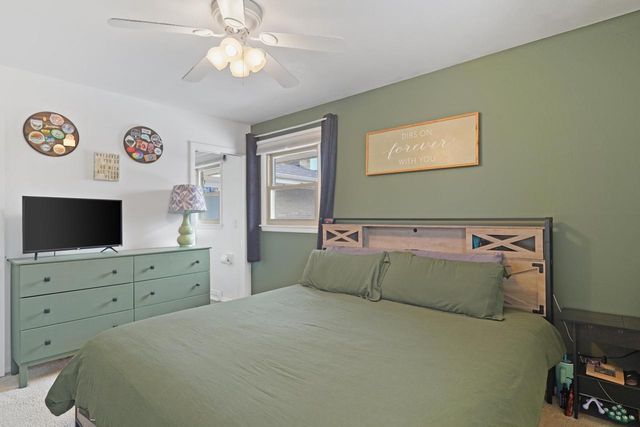 3326 Monarch DRIVE, Racine, WI 53406