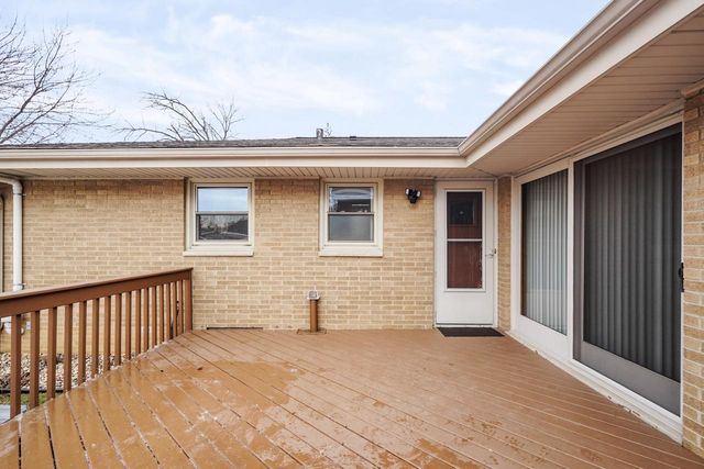 3326 Monarch DRIVE, Racine, WI 53406