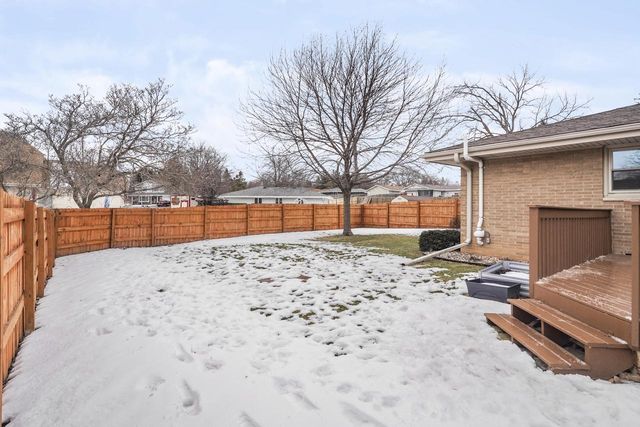 3326 Monarch DRIVE, Racine, WI 53406