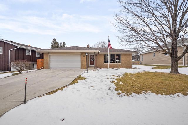 3326 Monarch DRIVE, Racine, WI 53406