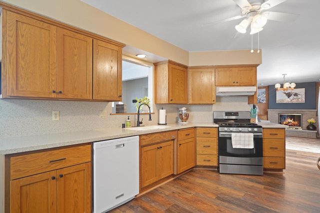 3326 Monarch DRIVE, Racine, WI 53406