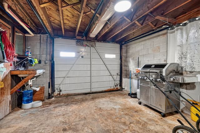 234 Jim Hennessee Rd, Sparta, TN 38583