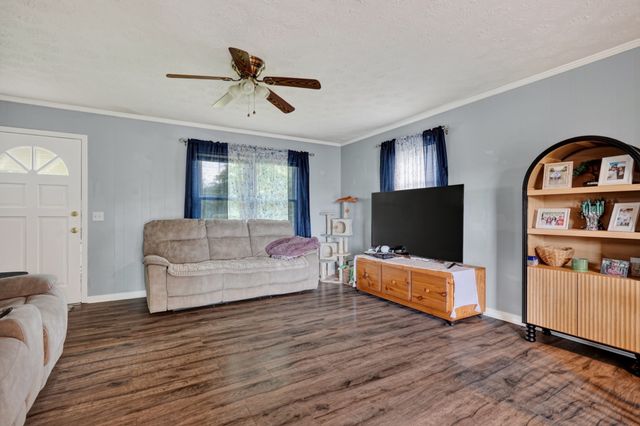 234 Jim Hennessee Rd, Sparta, TN 38583