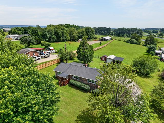 234 Jim Hennessee Rd, Sparta, TN 38583