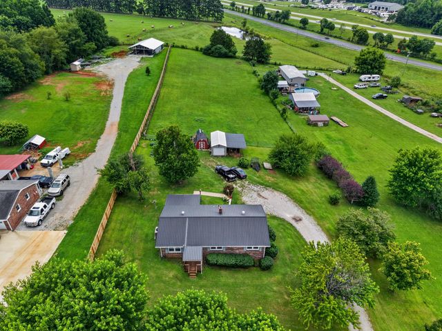 234 Jim Hennessee Rd, Sparta, TN 38583