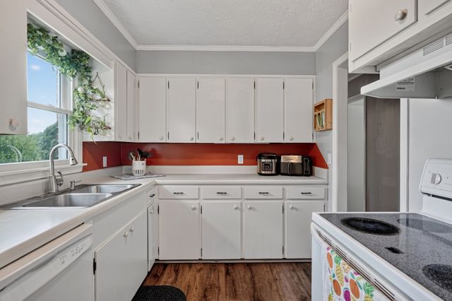 234 Jim Hennessee Rd, Sparta, TN 38583