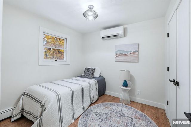 20 Dojean Court, Bergenfield, NJ 07621