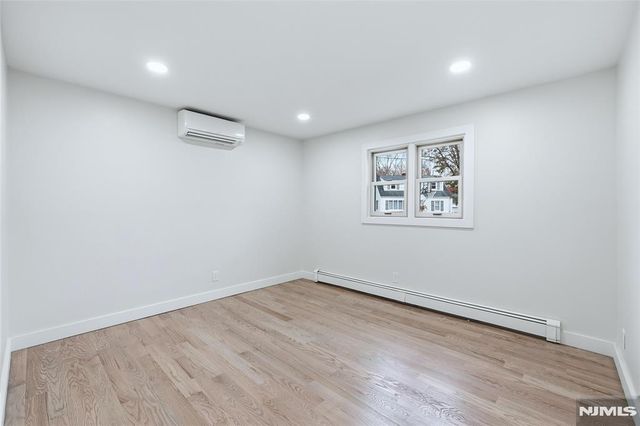 20 Dojean Court, Bergenfield, NJ 07621