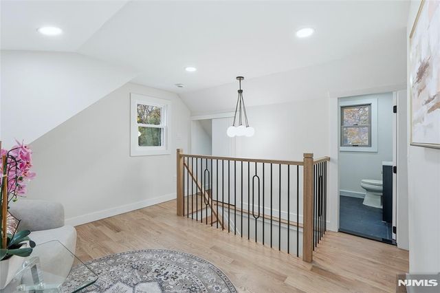 20 Dojean Court, Bergenfield, NJ 07621