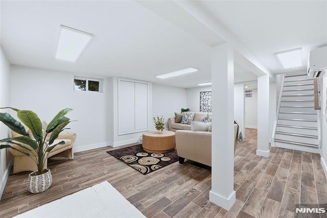 20 Dojean Court, Bergenfield, NJ 07621