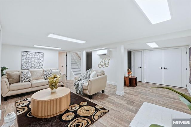 20 Dojean Court, Bergenfield, NJ 07621