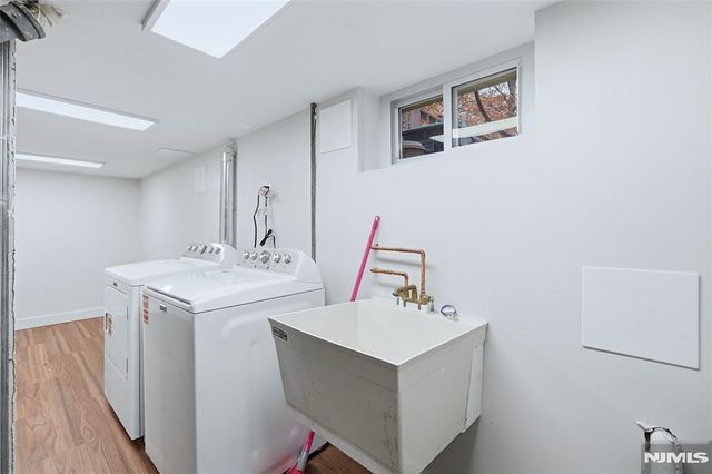 20 Dojean Court, Bergenfield, NJ 07621