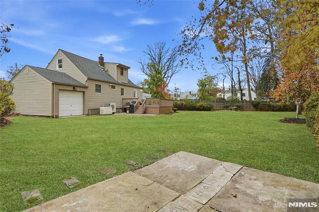 20 Dojean Court, Bergenfield, NJ 07621