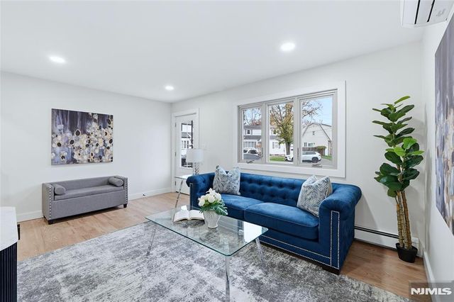 20 Dojean Court, Bergenfield, NJ 07621