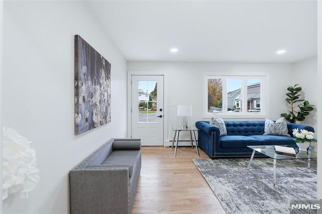 20 Dojean Court, Bergenfield, NJ 07621