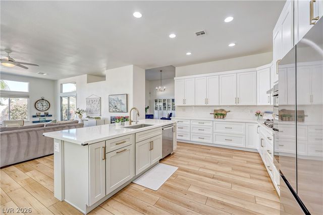 2530 Vintage Rose Avenue, Henderson, NV 89052