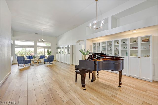 2530 Vintage Rose Avenue, Henderson, NV 89052