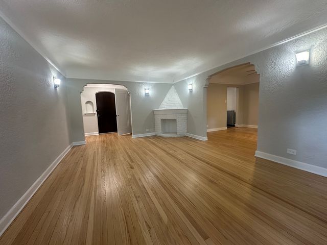 2548 W Fitch Avenue 1, Chicago, IL 60645