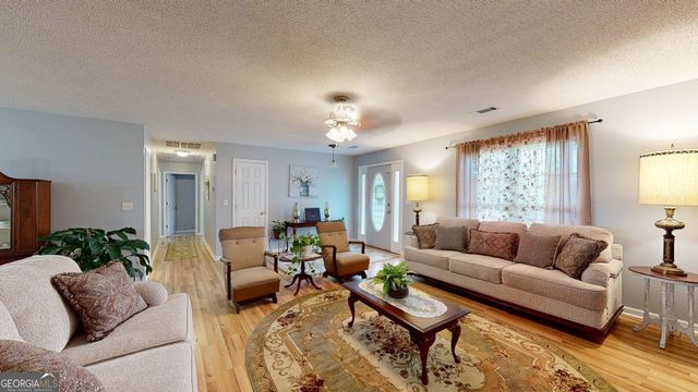 157 Scarlett Ohara Drive, Ailey, GA 30410