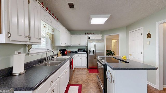 157 Scarlett Ohara Drive, Ailey, GA 30410