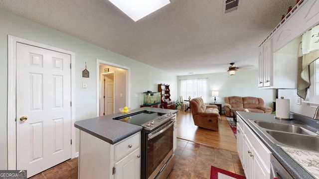 157 Scarlett Ohara Drive, Ailey, GA 30410