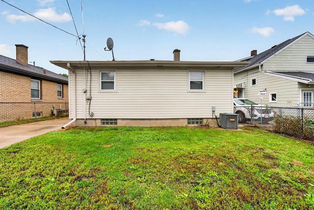 1945 Case AVENUE, Racine, WI 53403