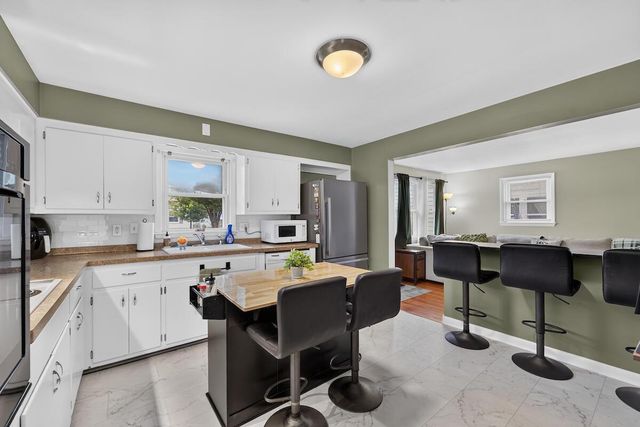 1945 Case AVENUE, Racine, WI 53403