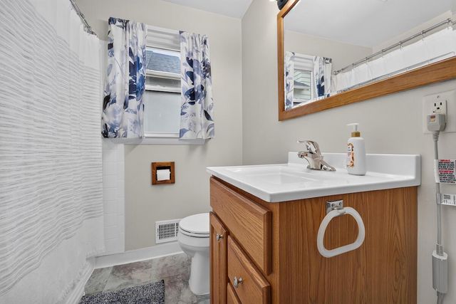 1945 Case AVENUE, Racine, WI 53403