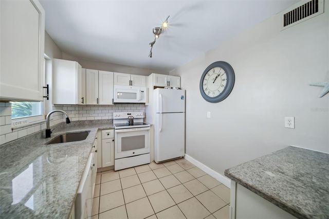 4460 IRONWOOD CIRCLE 301A, Bradenton, FL 34209