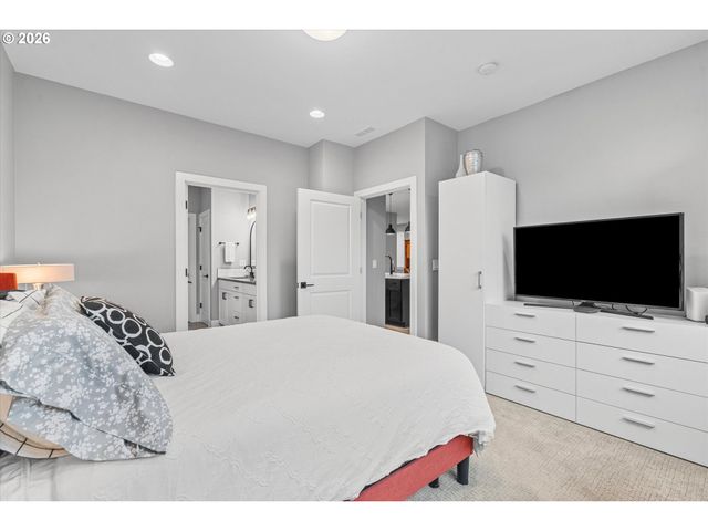 723 Sw 49TH Dr, Gresham, OR 97080