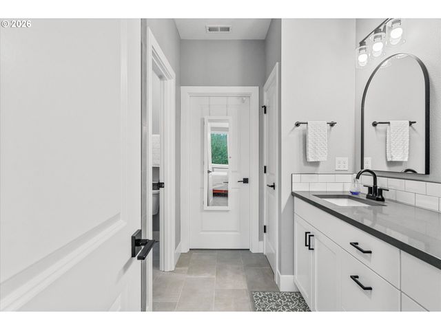 723 Sw 49TH Dr, Gresham, OR 97080