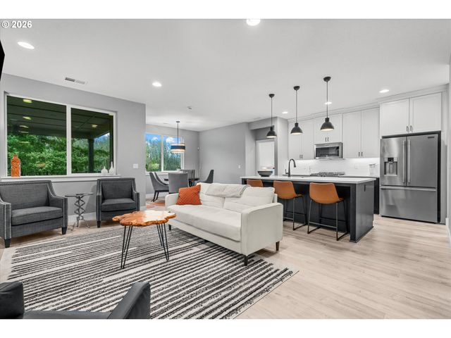 723 Sw 49TH Dr, Gresham, OR 97080