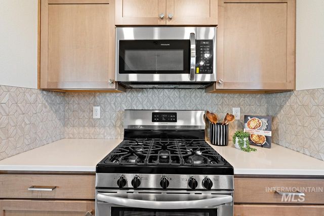 10079 Longtail Drive, Nampa, ID 83687