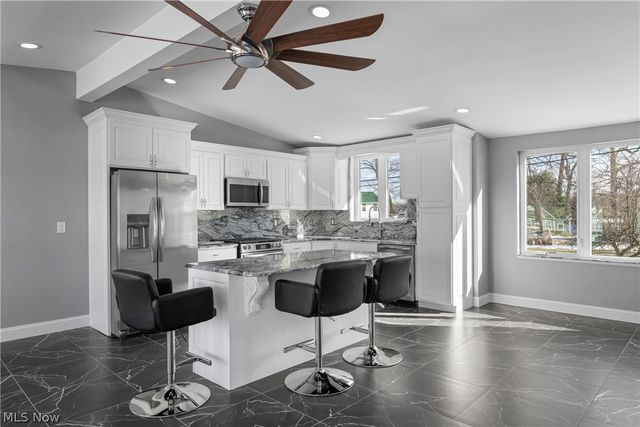 253 Aqua Boulevard, Coventry, OH 44319
