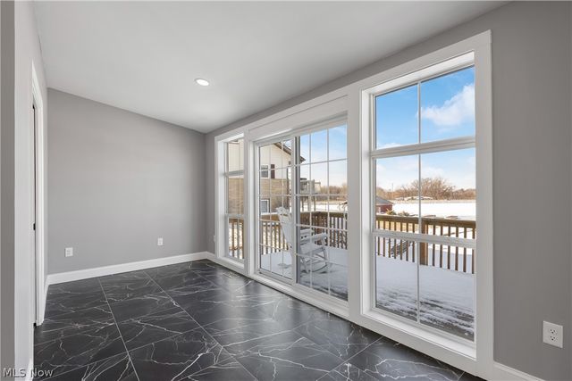 253 Aqua Boulevard, Coventry, OH 44319