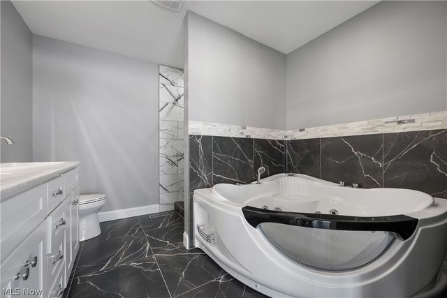 253 Aqua Boulevard, Coventry, OH 44319