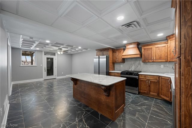 253 Aqua Boulevard, Coventry, OH 44319