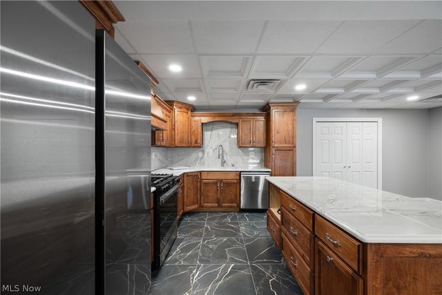 253 Aqua Boulevard, Coventry, OH 44319