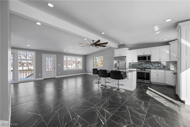 253 Aqua Boulevard, Coventry, OH 44319