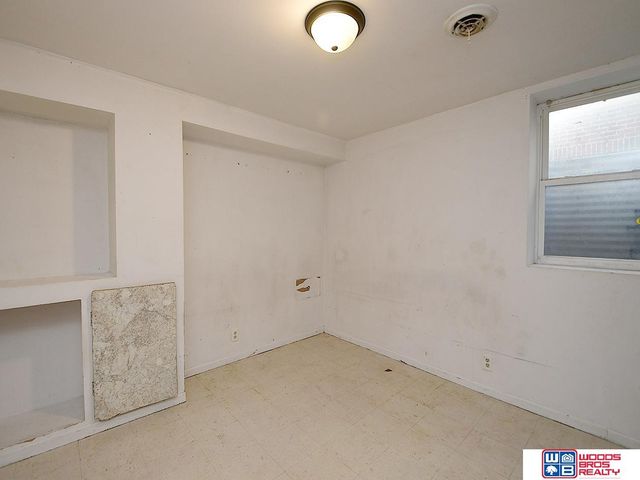 700 S 27th Street, Lincoln, NE 68510