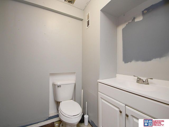 700 S 27th Street, Lincoln, NE 68510