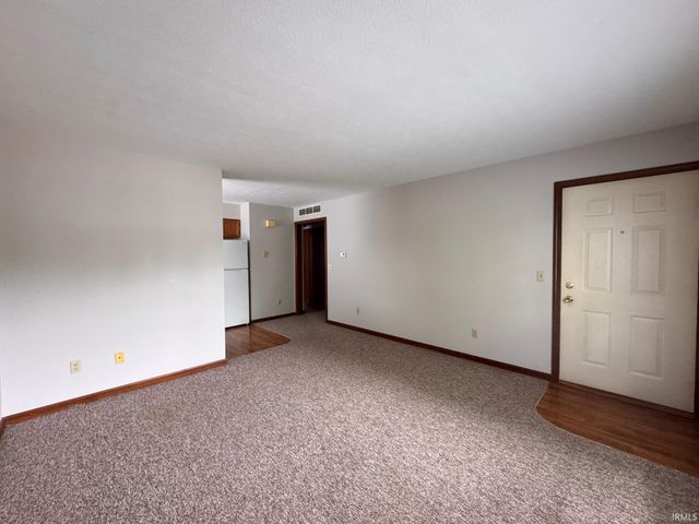 1906 N Sandpiper Drive, Warsaw, IN 46582