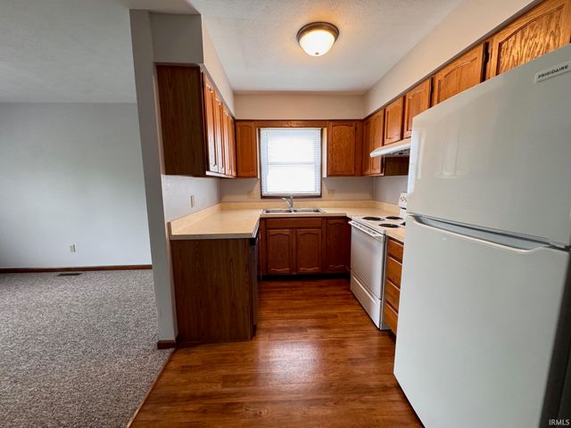 1906 N Sandpiper Drive, Warsaw, IN 46582