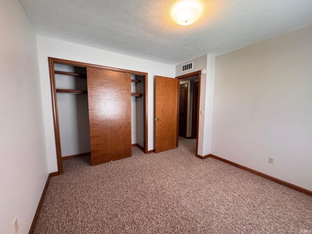 1906 N Sandpiper Drive, Warsaw, IN 46582