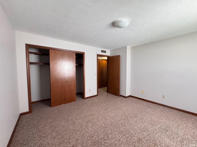 1906 N Sandpiper Drive, Warsaw, IN 46582