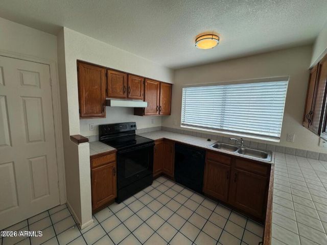 4053 E Woodland Drive, Phoenix, AZ 85048