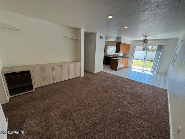 4053 E Woodland Drive, Phoenix, AZ 85048
